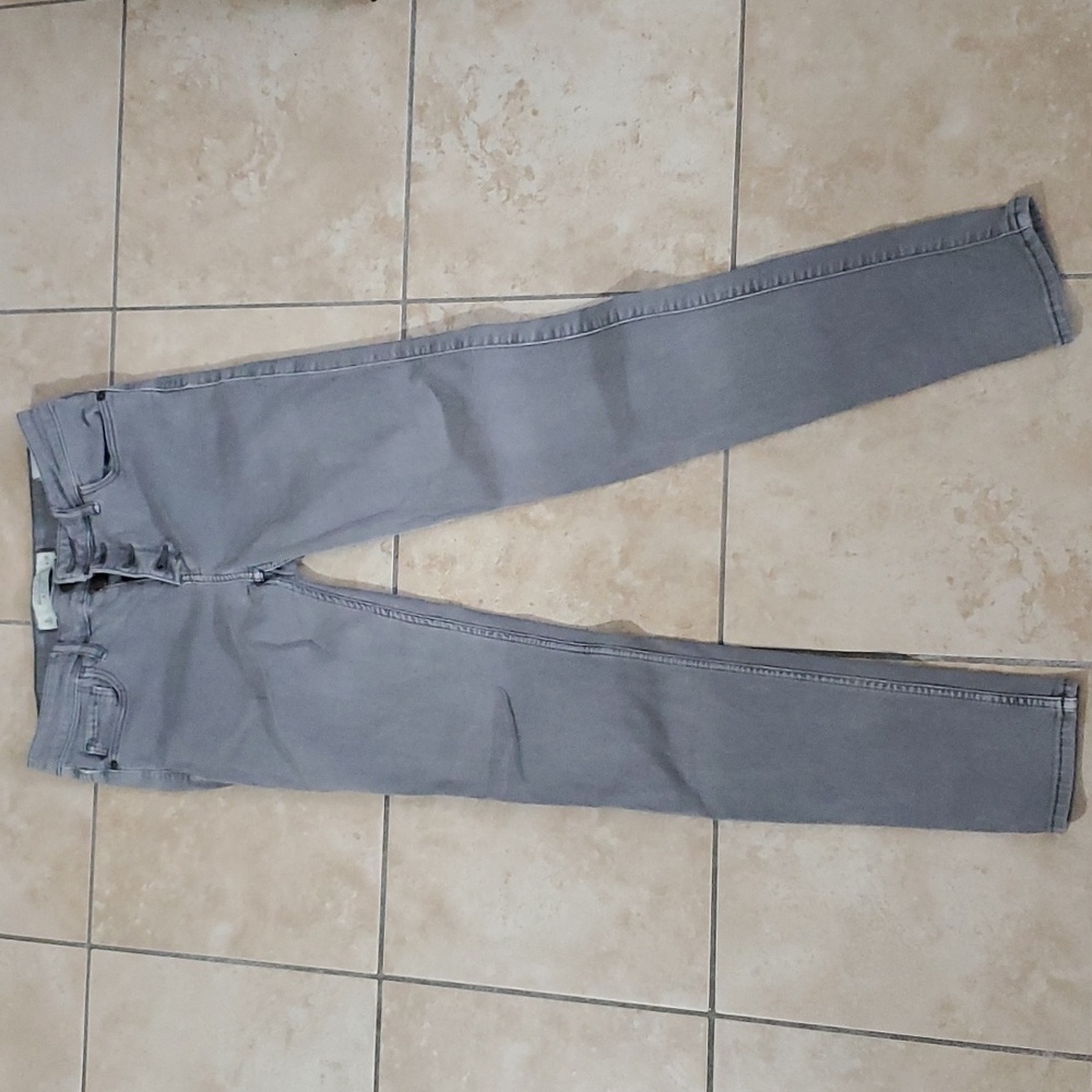 Abercrombie & Fitch Gray Skinny Jeans sz 28